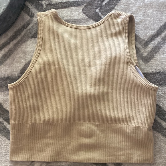 NWT-CROPPED TANK BRAMI - Picture 7 of 7